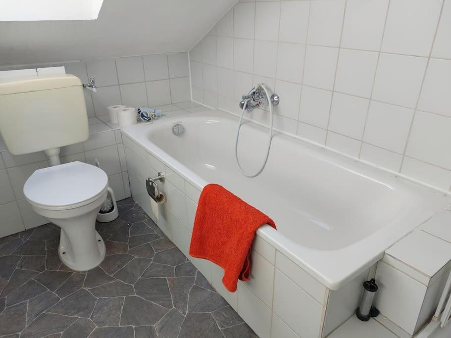Helle Ruhige Zimmer Zu Vermieten Kassel Bagian luar foto
